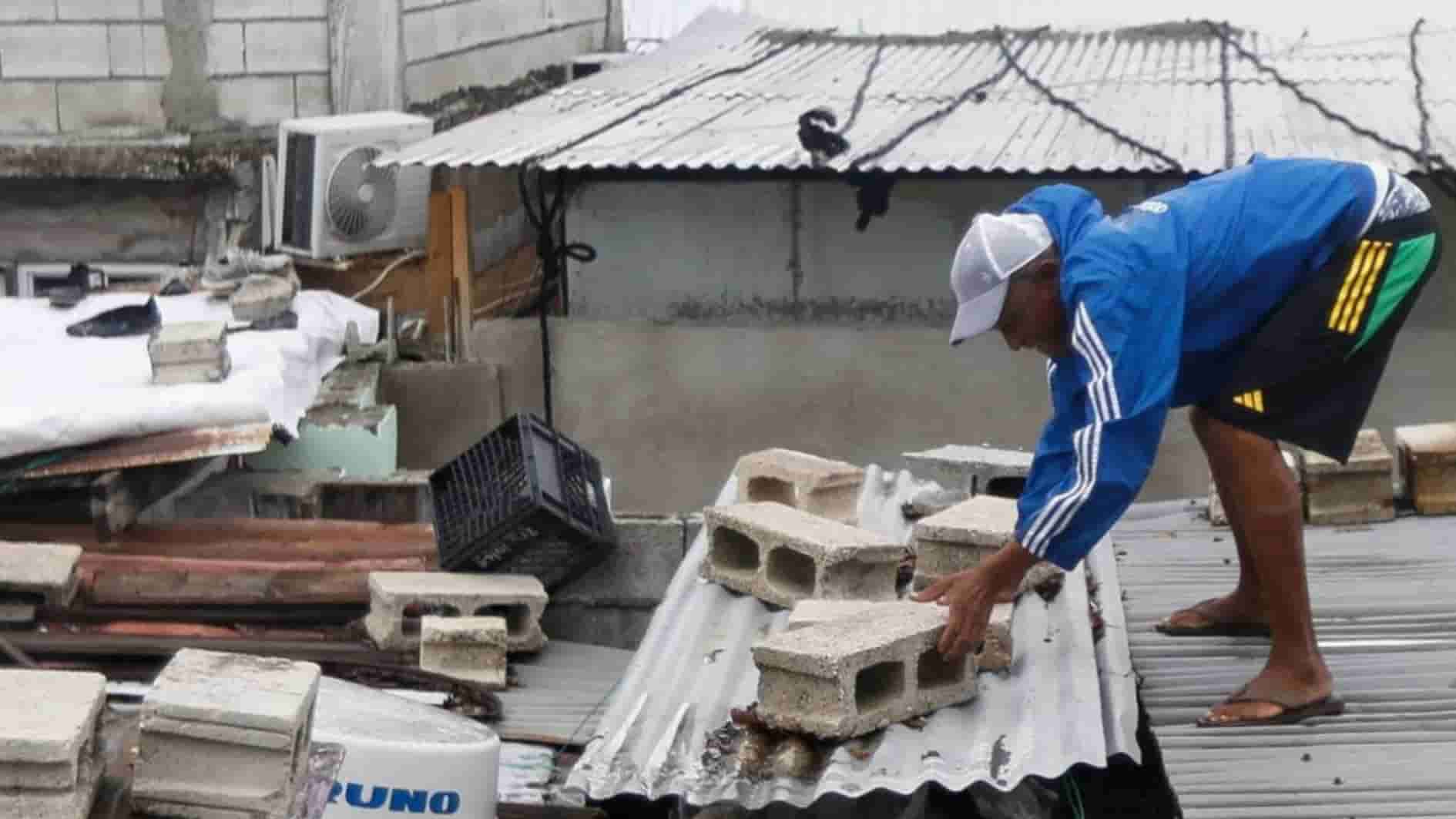 Jamaican preparing before Hurricane Melissa Strikes